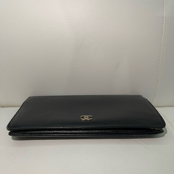 Authentic CHANEL CC Purse Wallet - Picture 3 of 9